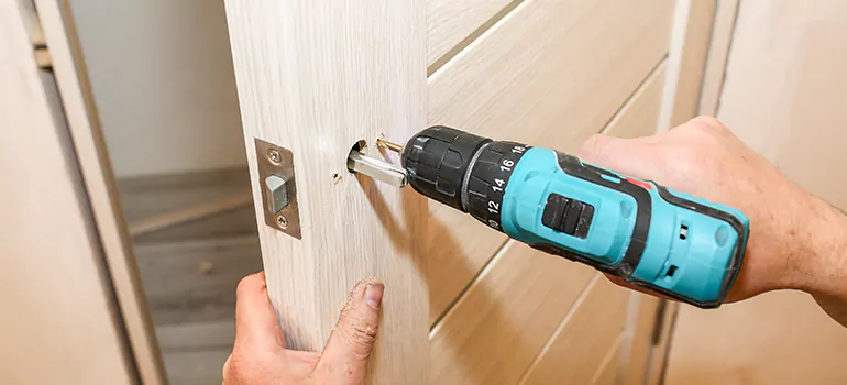 Old Door Knob Repair in Tamarac, FL