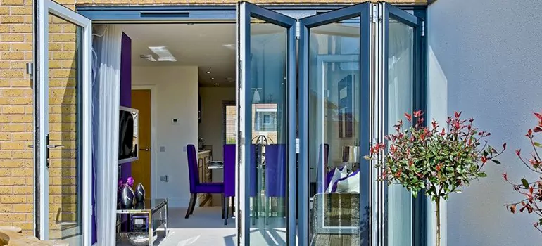 Commercial Door Glass Repair in Tamarac, FL